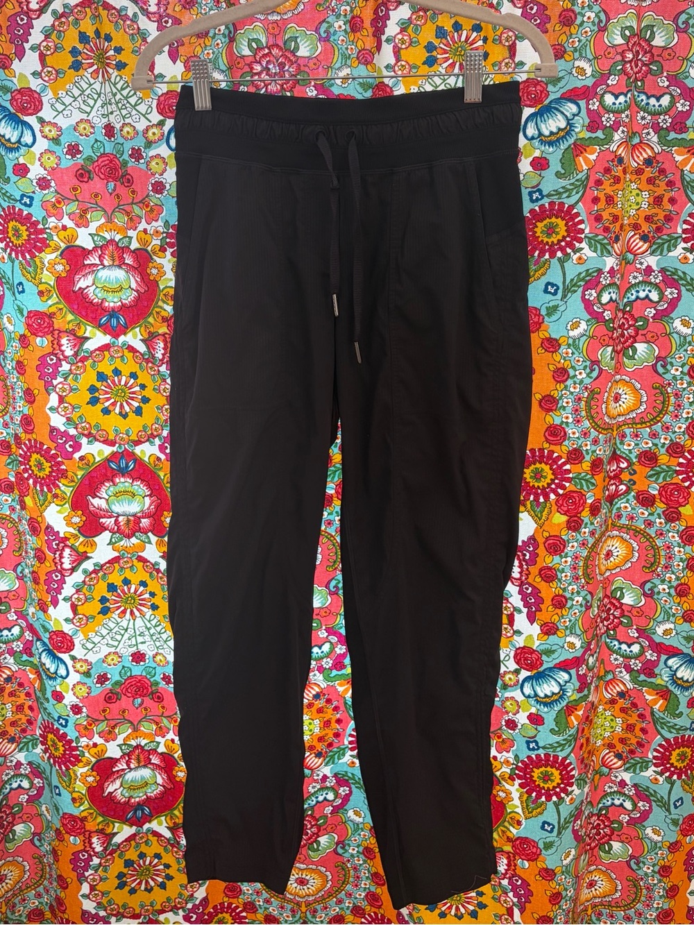 Lululemon Dance Studio Mid-Rise Crop 25"
